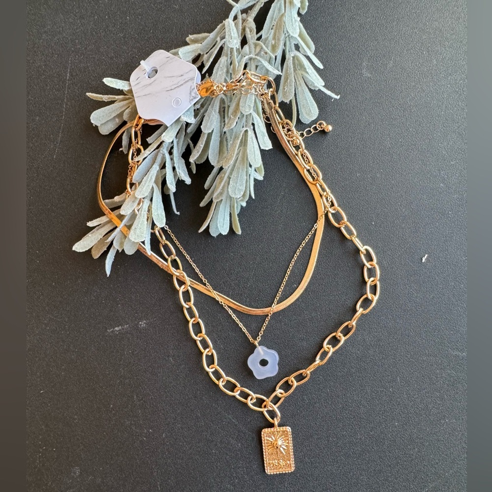Triple layer necklace